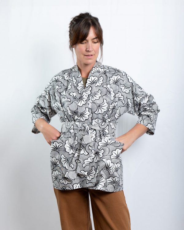 Unisex Oversized Lightweight Kimono-Style Jacket Noir Garden (M) - Image 3