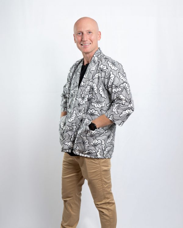 Unisex Oversized Lightweight Kimono-Style Jacket Noir Garden (M)
